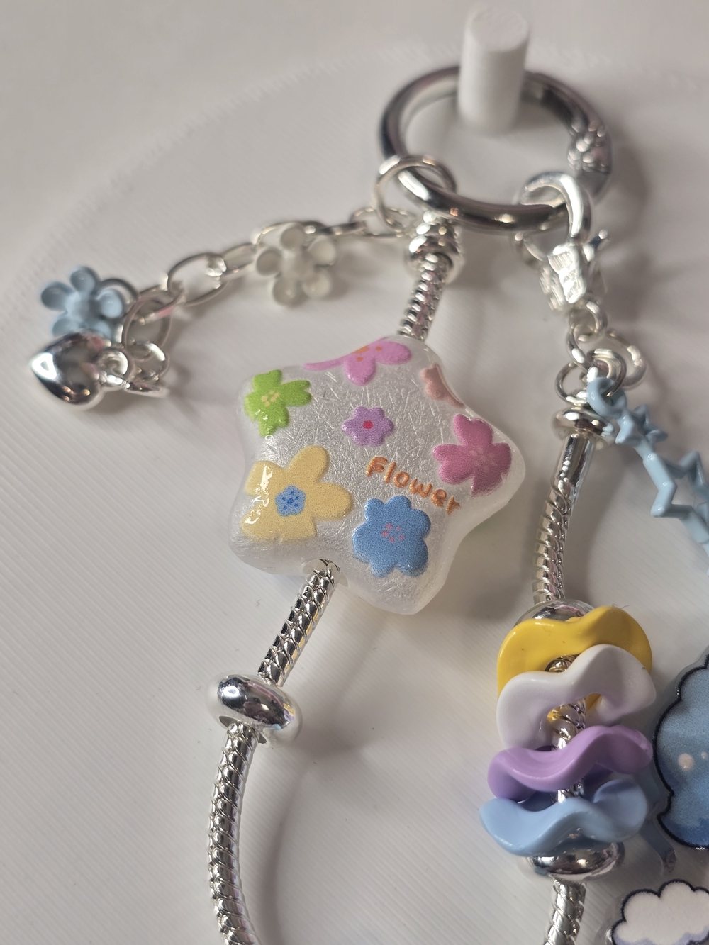 Cute Blue Cartoon Keychain for Kids - Star & Flower Charm - Picture 3 of 4